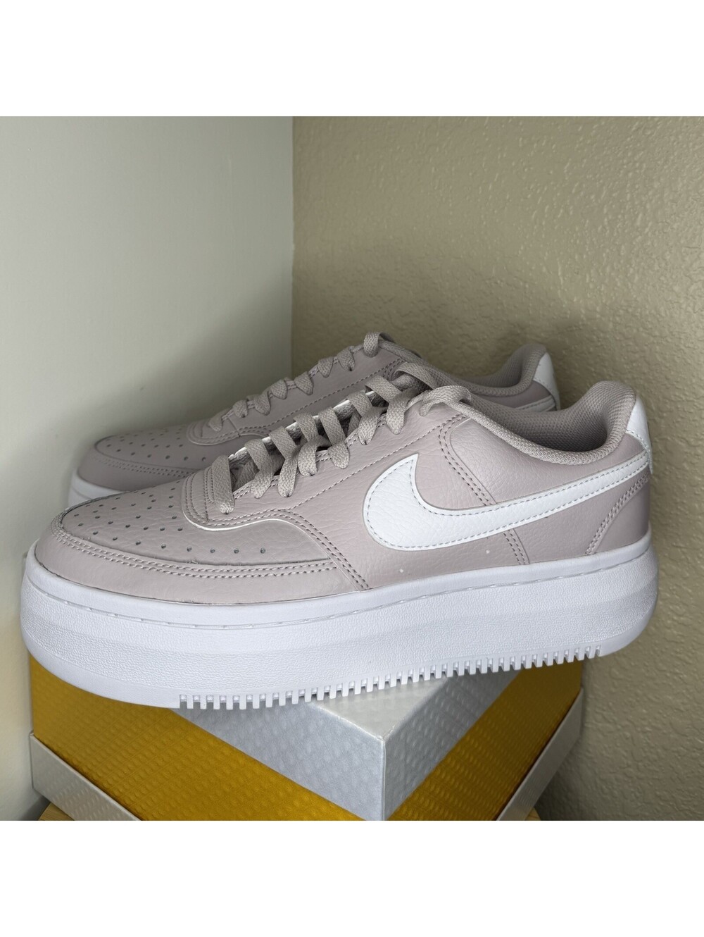 Nike Court Vision Alta DM0113-005 Women’s Size 10 Platform Sneakers Pink EUC - Picture 2 of 8